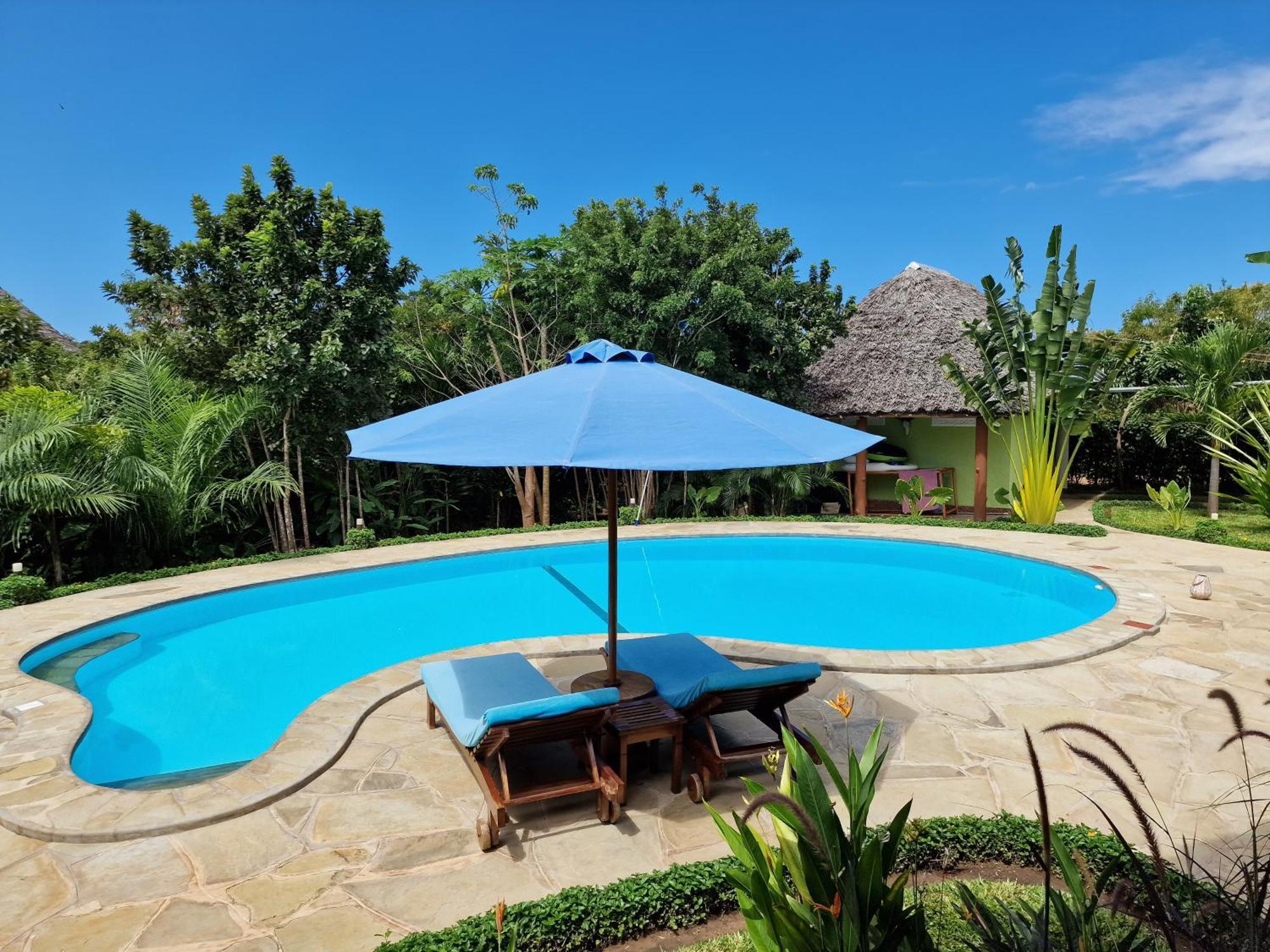 Paradiesische Villa Maisha Mazuri Mit Pool. Terrasse Und Personal Diani Beach Eksteriør bilde