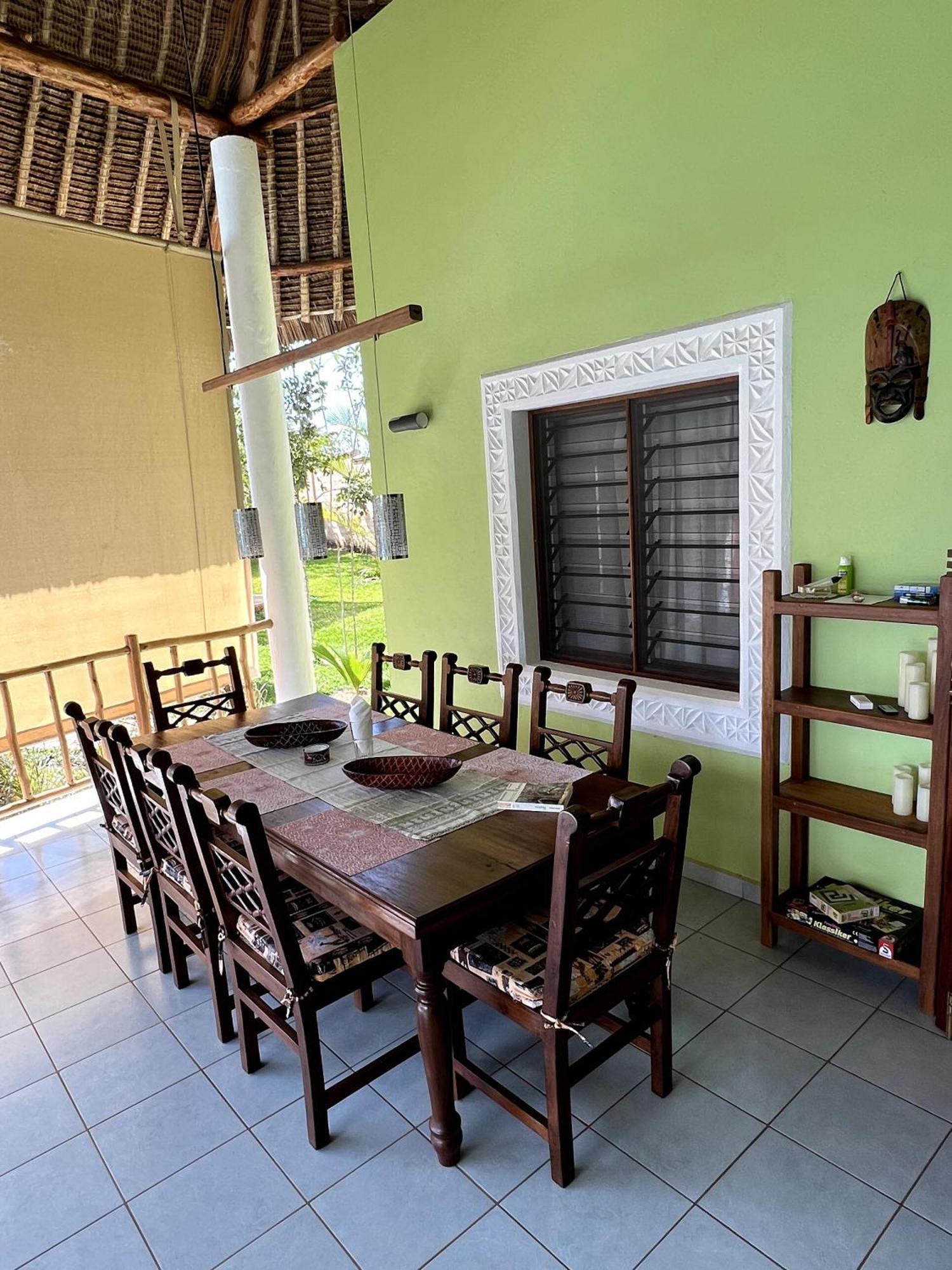 Paradiesische Villa Maisha Mazuri Mit Pool. Terrasse Und Personal Diani Beach Eksteriør bilde